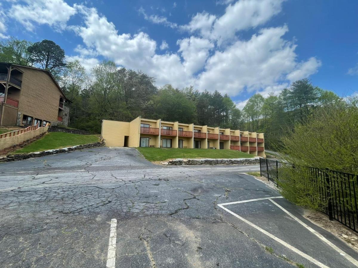 Budgetel Inn & Suites Dillard Buitenkant foto
