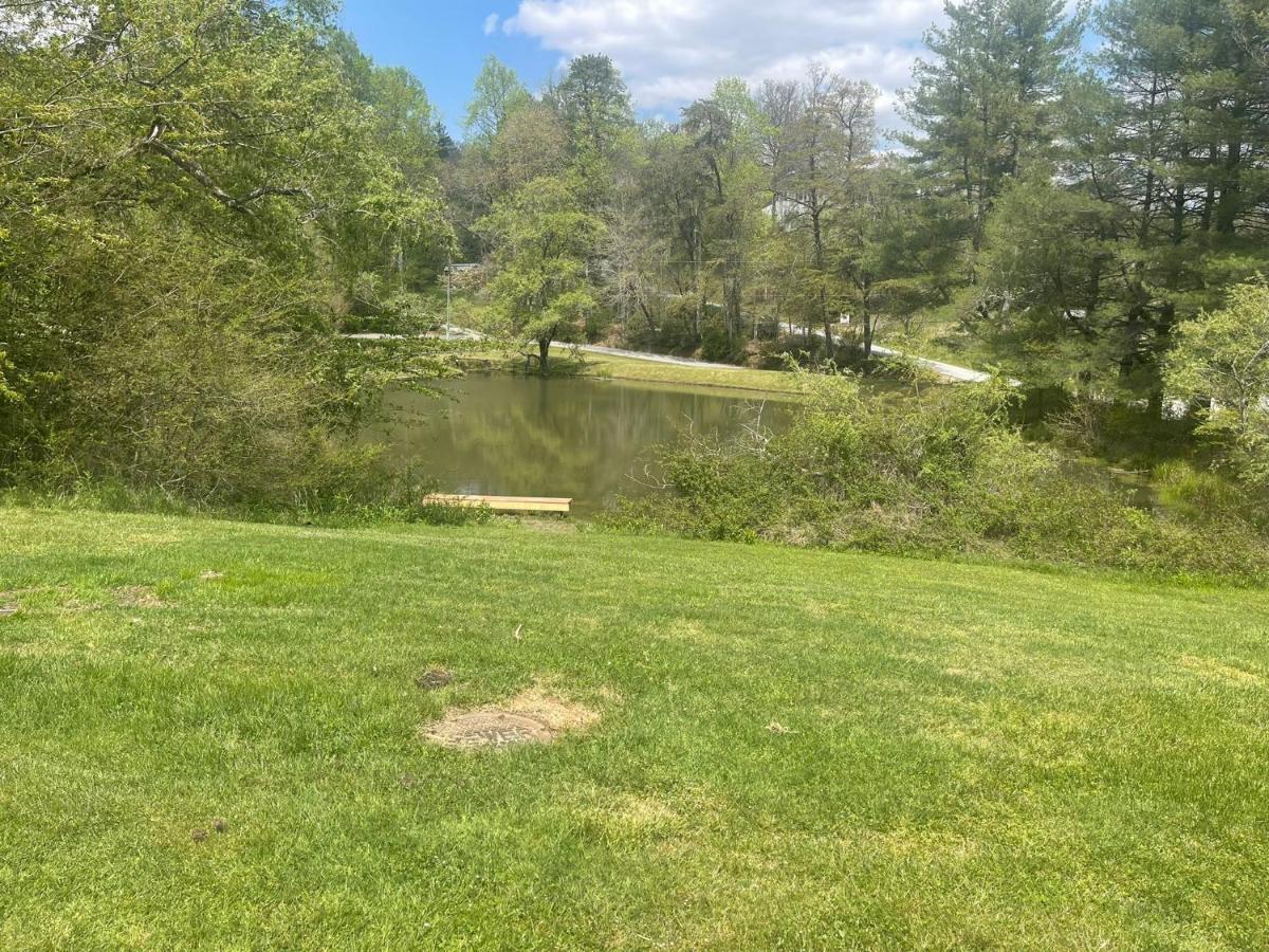 Budgetel Inn & Suites Dillard Buitenkant foto