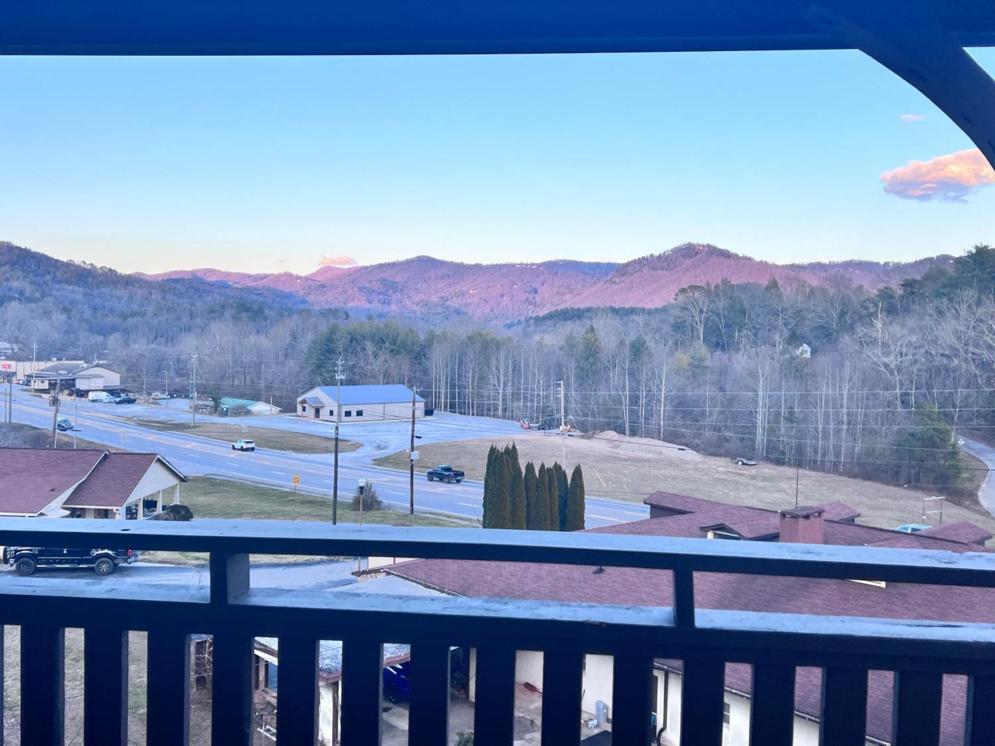 Budgetel Inn & Suites Dillard Buitenkant foto