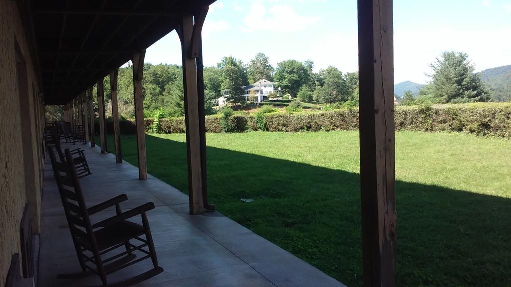 Budgetel Inn & Suites Dillard Buitenkant foto