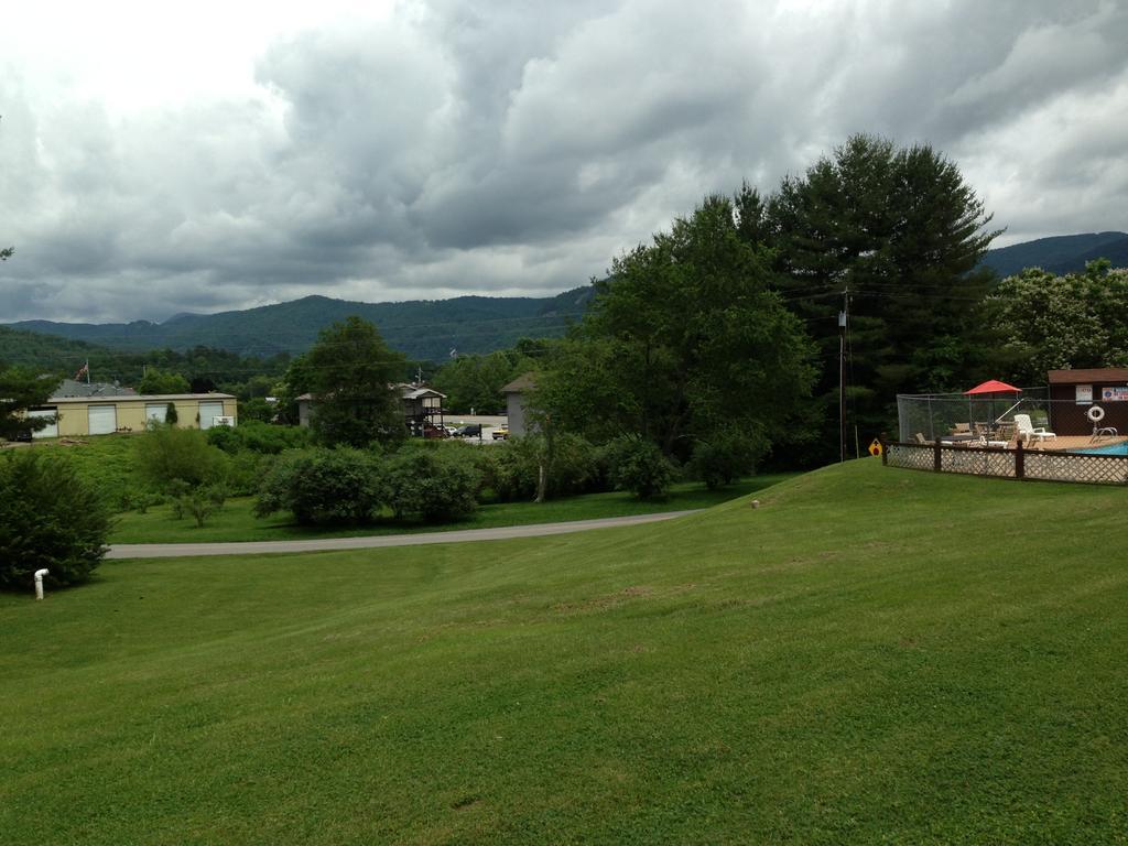 Budgetel Inn & Suites Dillard Buitenkant foto